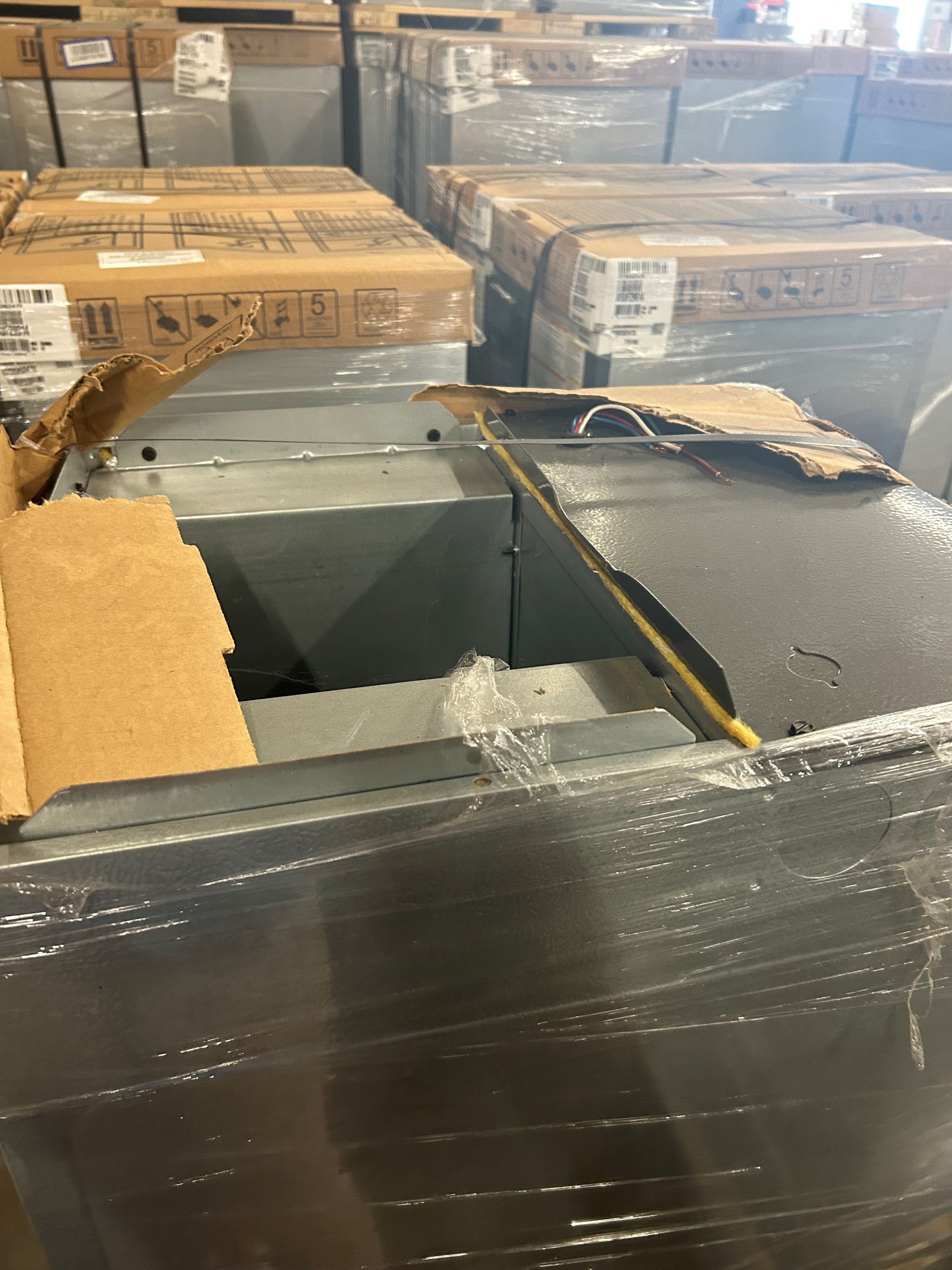 2 Ton Goodman 14 SEER Heat Pump System GSZ140241 (5448), ARUF25B14 (5337) (T)